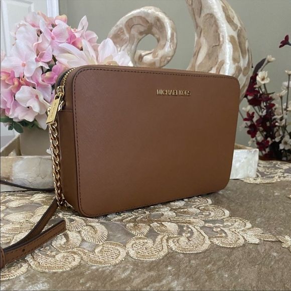 Michael Kors brown crossbody - Picture 3 of 8